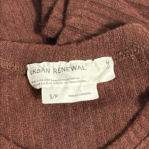 Urban Renewal REMNANTS RIBBED LONG SLEEVE TOP IN CHOCOLATE sz: small - Picture 4 of 5